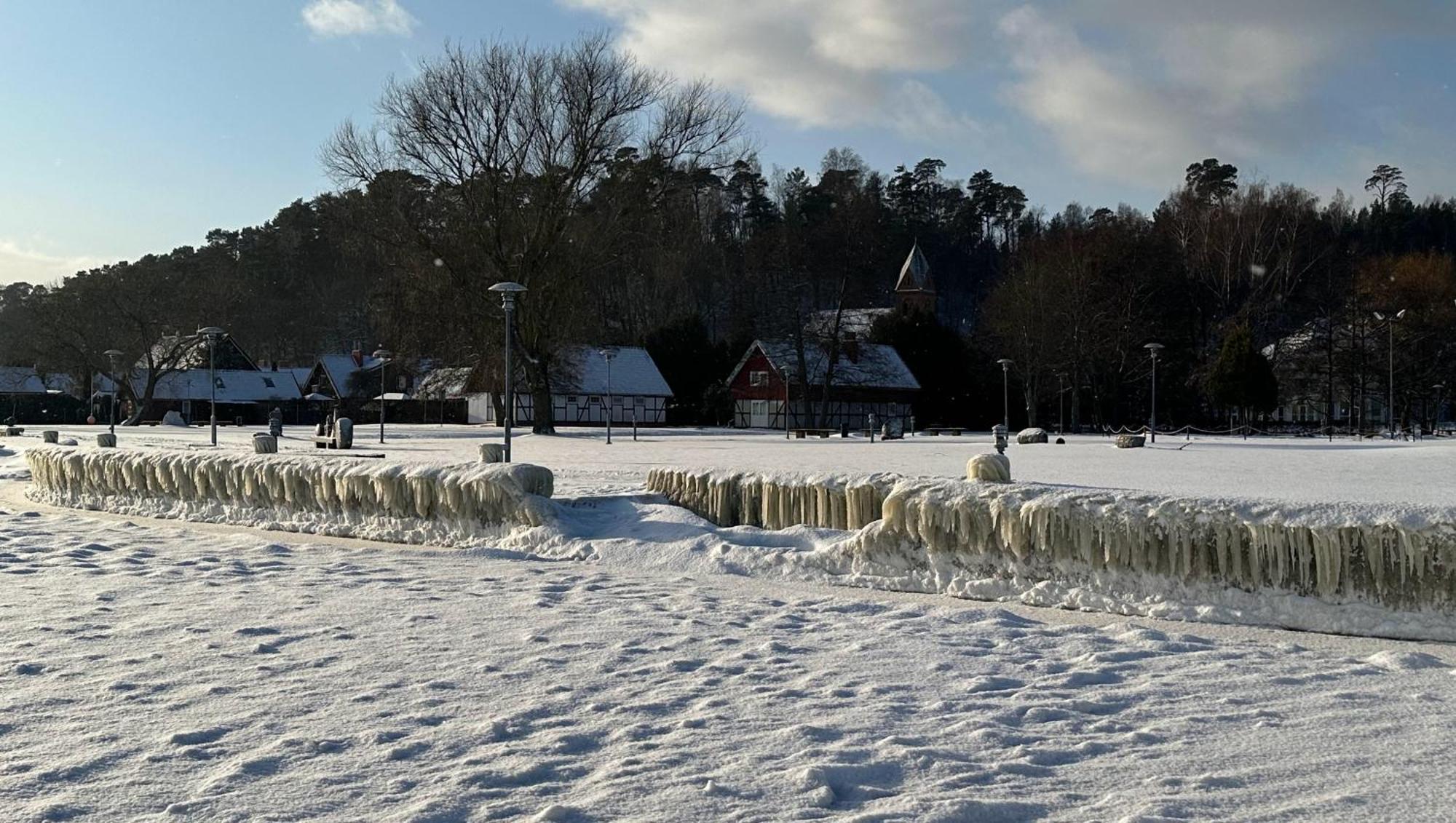 Neringarent Apartamentai Juodkrantė Exteriör bild