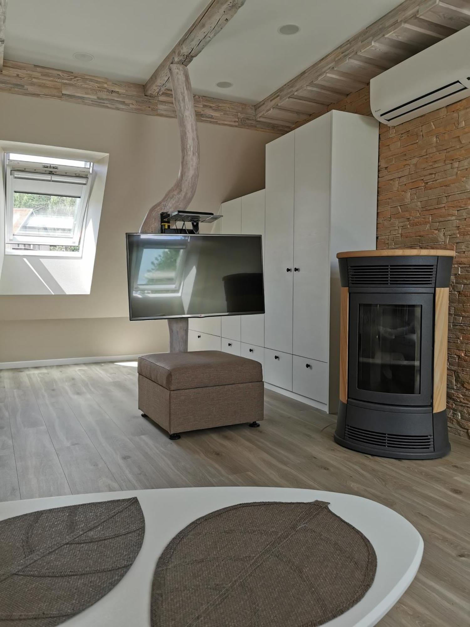 Neringarent Apartamentai Juodkrantė Exteriör bild